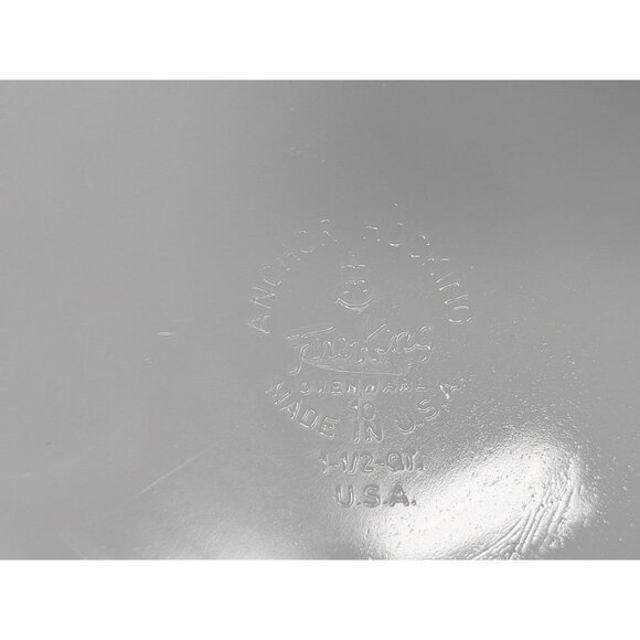 VTG Anchor Hocking Fire King Milk Glass 1.5 qt Lidded Casserole Dish Ovenware - Picture 7 of 9